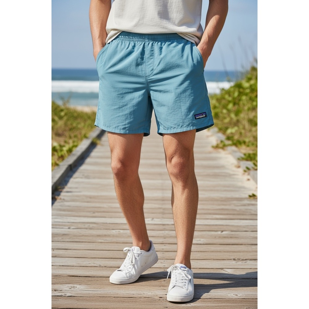 Patagonia Men's size small Blue Lightweight‎ Water‑Resistant Outdoor Shorts
